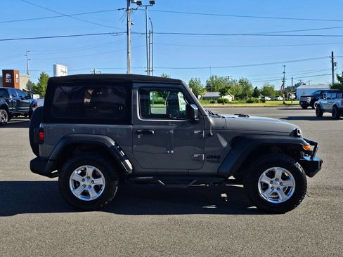 Used 2021 Jeep Wrangler Sport AWD/4WD image 5