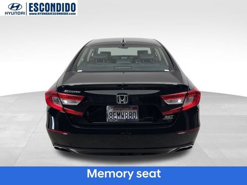 Used 2018 Honda Accord Touring image 5