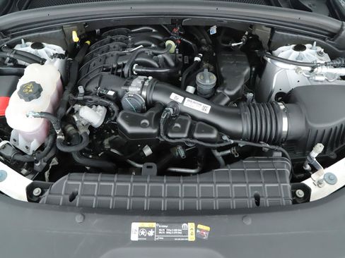 Used 2023 Jeep Grand Cherokee Altitude AWD/4WD image 17