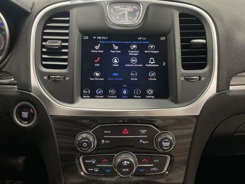 Used 2021 Chrysler 300 Touring L image 8