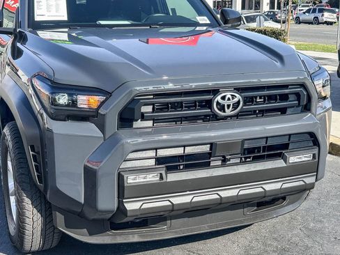 Used 2025 Toyota 4Runner SR5 image 6