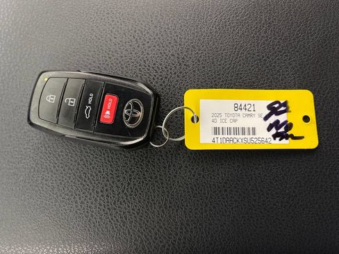 Used 2025 Toyota Camry SE FWD image 24