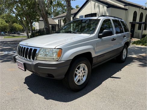 Used 2003 Jeep Grand Cherokee Laredo AWD/4WD image 1