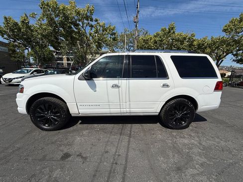 Used 2017 Lincoln Navigator Select AWD/4WD image 8