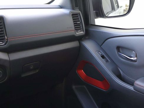 Used 2023 Nissan Frontier Pro-X w/ Pro Convenience Package image 16