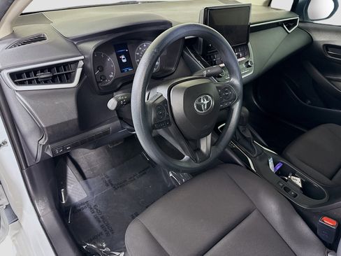Used 2025 Toyota Corolla LE image 22