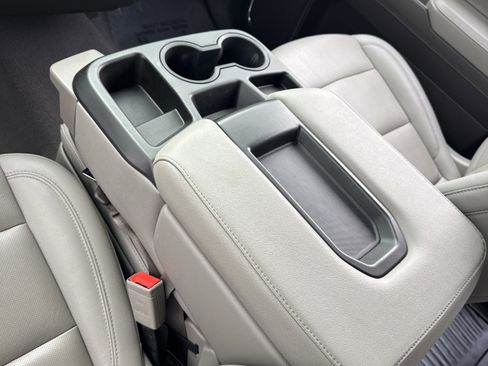 Used 2025 GMC Sierra 1500 SLT image 7