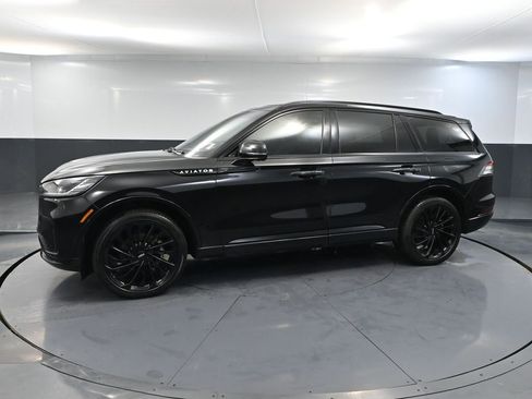 Used 2025 Lincoln Aviator Reserve w/ Jet Appearance Package AWD/4WD image 12