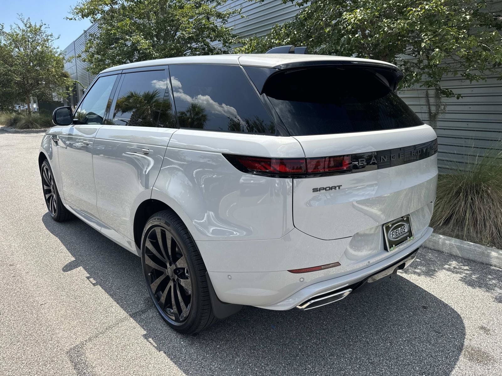 New 2026 Land Rover Range Rover Sport Dynamic SE AWD/4WD image 3