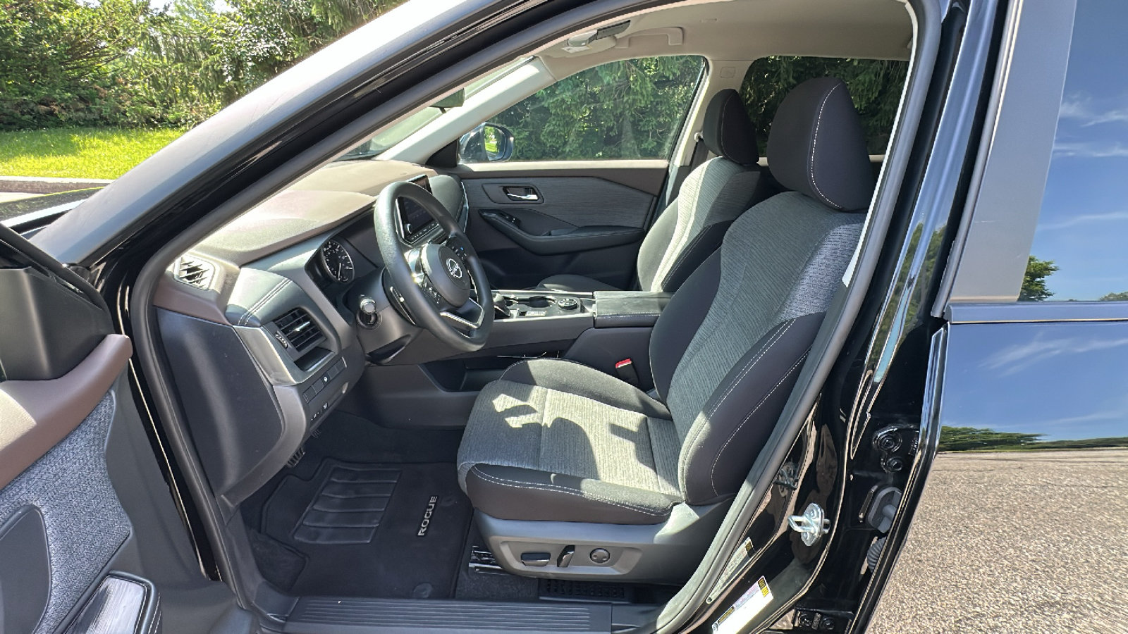 Certified 2023 Nissan Rogue SV AWD/4WD image 11
