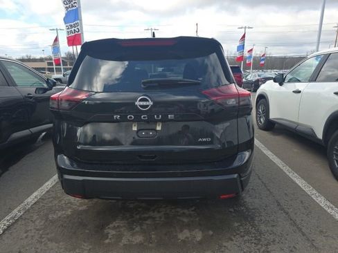 Used 2025 Nissan Rogue SV image 6