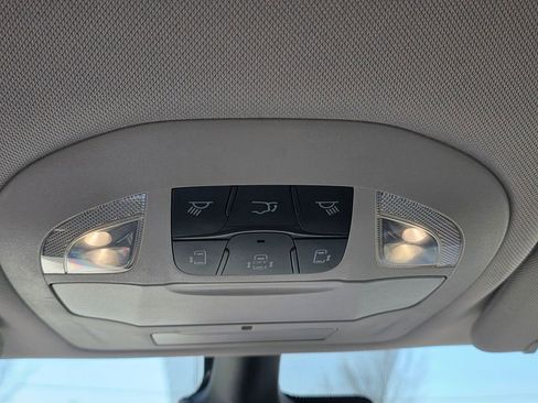 Used 2024 Chrysler Pacifica Touring-L image 28