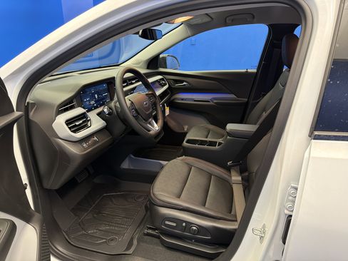 New 2027 Chevrolet Bolt RS FWD image 13