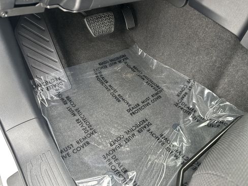 Certified 2025 Toyota 4Runner Hybrid TRD Off Road image 17