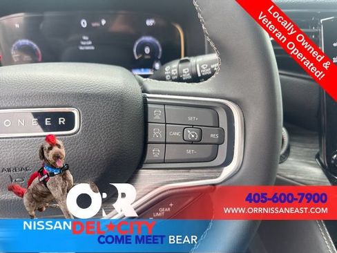 Used 2024 Jeep Wagoneer L Series II RWD image 21