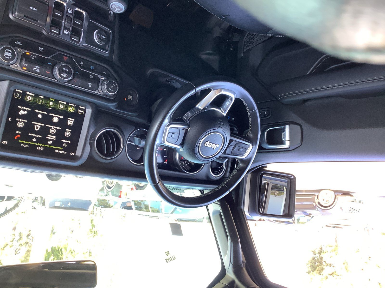 Used 2022 Jeep Wrangler Unlimited Sahara AWD/4WD image 22