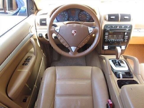Used 2009 Porsche Cayenne AWD/4WD image 12
