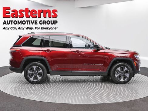Used 2022 Jeep Grand Cherokee Limited 4xe w/ Luxury Tech Group II AWD/4WD image 4