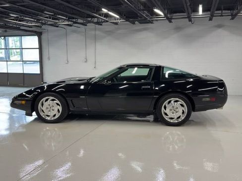 Used 1995 Chevrolet Corvette Coupe RWD image 4