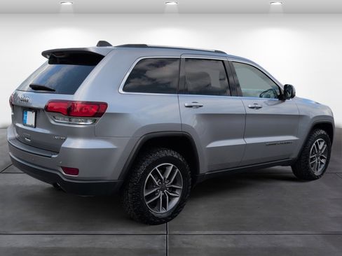 Used 2020 Jeep Grand Cherokee Laredo w/ Laredo X Package AWD/4WD image 5