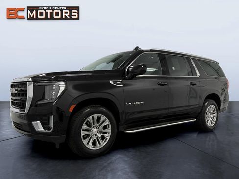 Used 2021 GMC Yukon XL SLE image 2