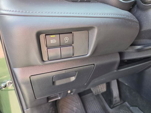 Used 2023 Toyota Highlander L FWD image 18