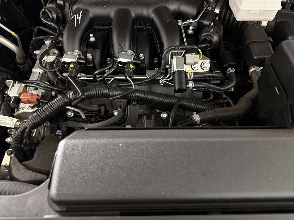Used 2025 Nissan Pathfinder SL FWD image 36