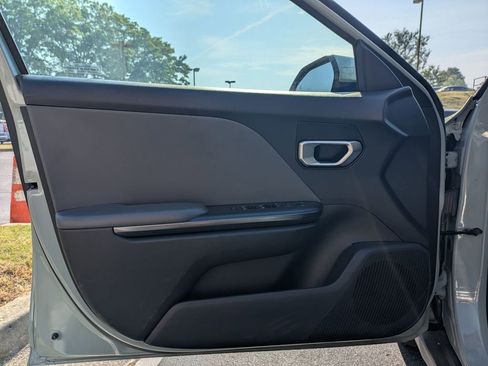 Used 2025 Kia K4 FWD image 11