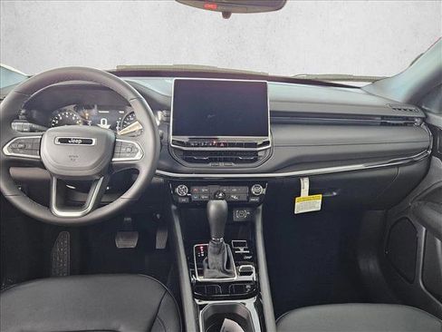 New 2026 Jeep Compass Latitude image 14