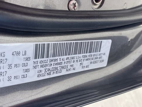 Used 2020 Jeep Compass Trailhawk image 7