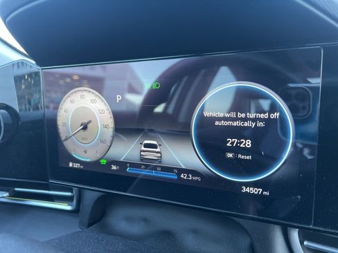 Used 2023 Hyundai Elantra Limited w/ Preferred Accessory Package image 24