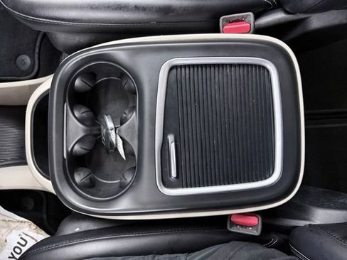 Used 2023 Chrysler Pacifica Touring-L FWD image 22