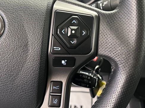 Used 2020 Toyota Tacoma SR5 image 29