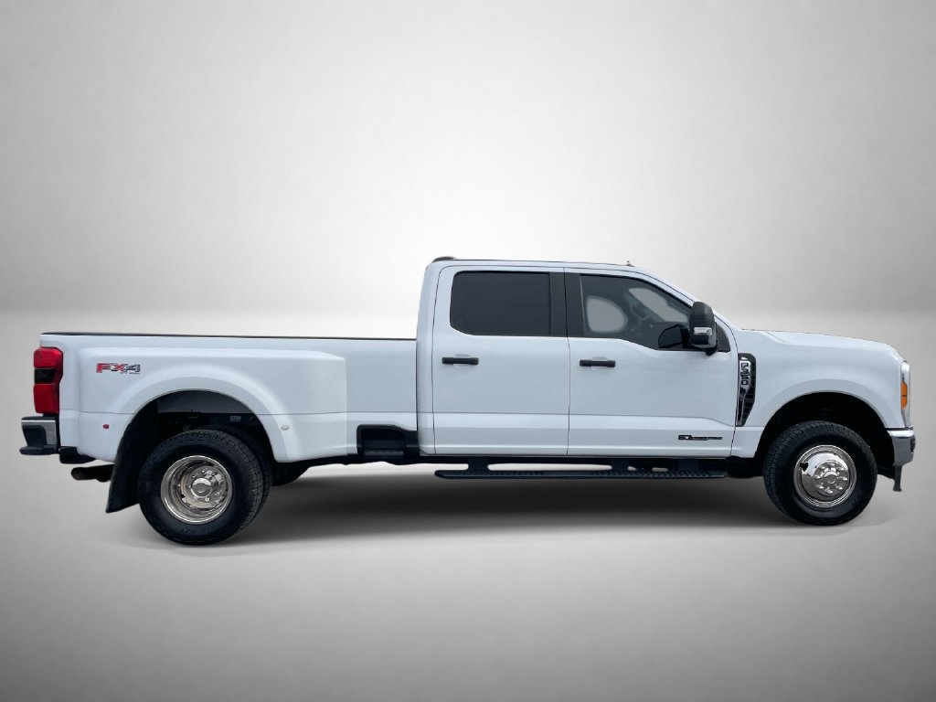 Used 2023 Ford F350 XL w/ 360-Degree Camera Package AWD/4WD image 2