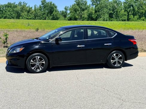 Used 2019 Nissan Sentra S FWD image 11