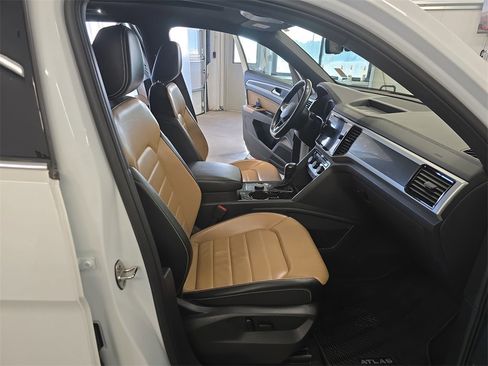 Used 2022 Volkswagen Atlas Cross Sport SEL Premium R-Line image 20