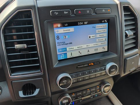Used 2019 Ford Expedition Limited w/ Equipment Group 301A AWD/4WD image 25