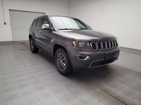 Used 2018 Jeep Grand Cherokee Limited image 13