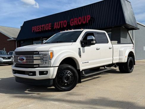 Used 2018 Ford F450 Platinum w/ Platinum Ultimate Package AWD/4WD image 21