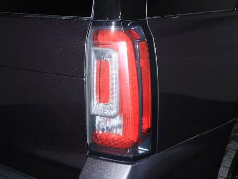 Used 2017 GMC Yukon Denali image 11
