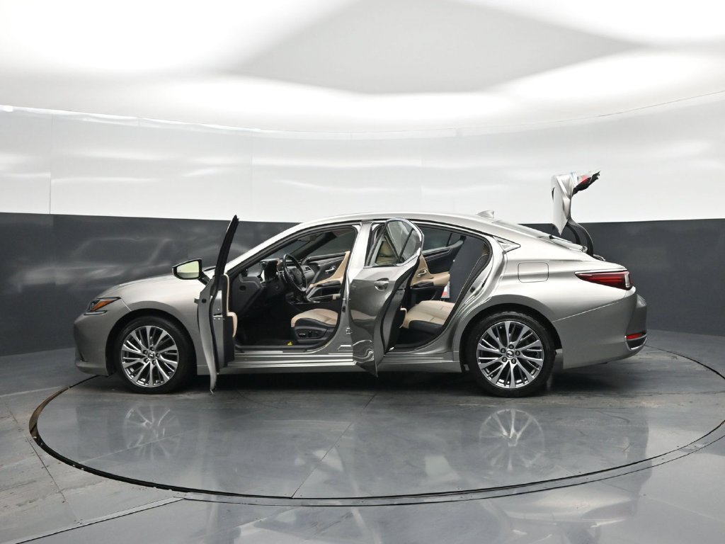 Used 2019 Lexus ES 300h w/ Premium Package FWD image 35