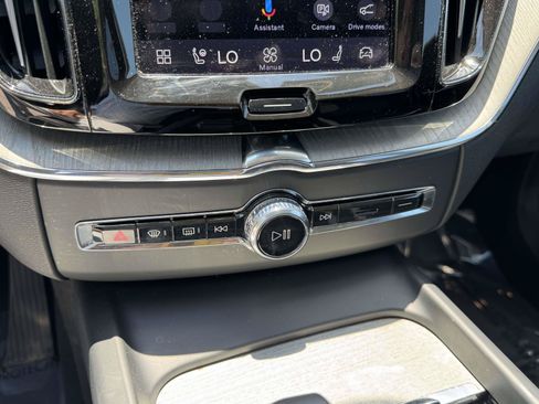 Certified 2025 Volvo XC60 B5 Plus AWD/4WD image 26