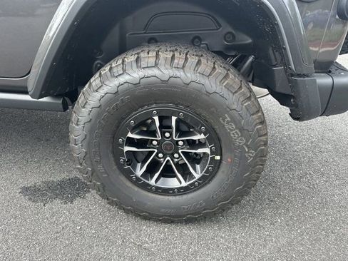 New 2025 Jeep Wrangler Unlimited Rubicon w/ XTREMEE 35" Tire Package image 18