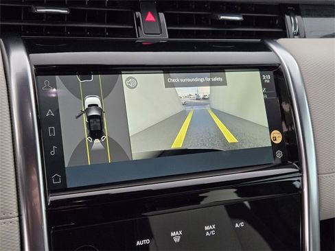Certified 2023 Land Rover Discovery Sport SE R-Dynamic image 25