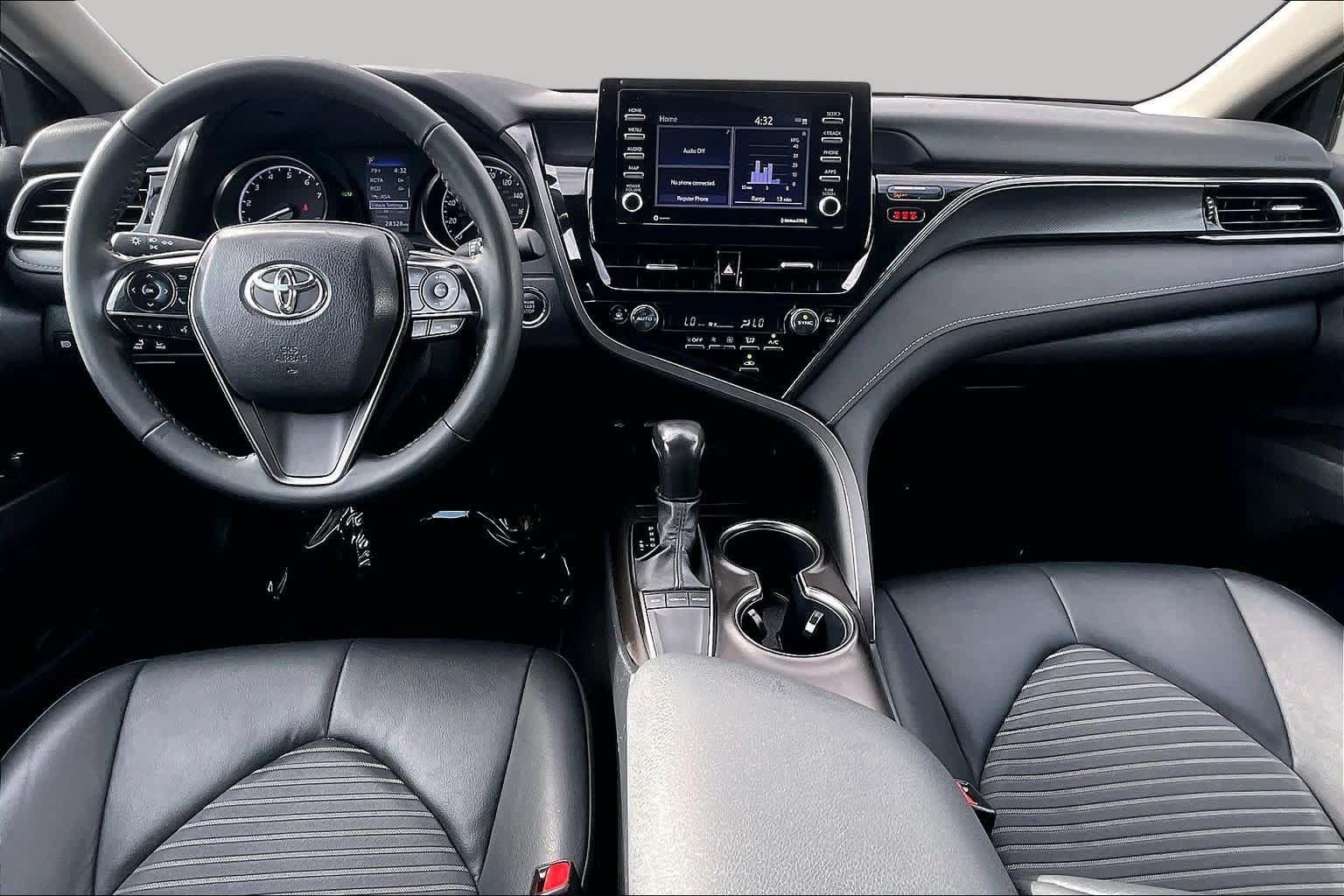 Used 2024 Toyota Camry SE w/ Convenience Package FWD image 15