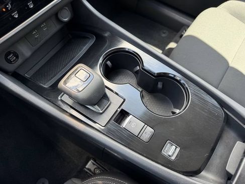 Used 2025 Nissan Rogue S FWD image 13