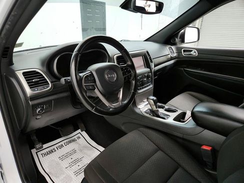 Used 2021 Jeep Grand Cherokee Laredo image 14