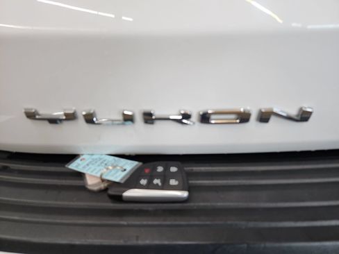 Used 2025 GMC Yukon Denali AWD/4WD image 45
