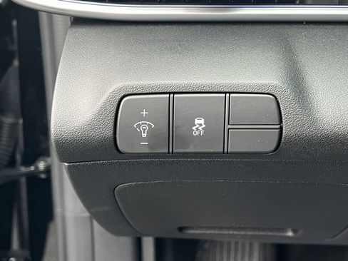 Used 2024 Hyundai Elantra SEL FWD image 27