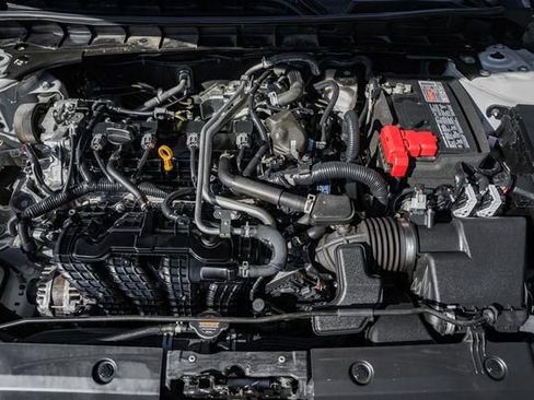 Used 2023 Nissan Altima 2.5 SV w/ SV Premium Package image 18